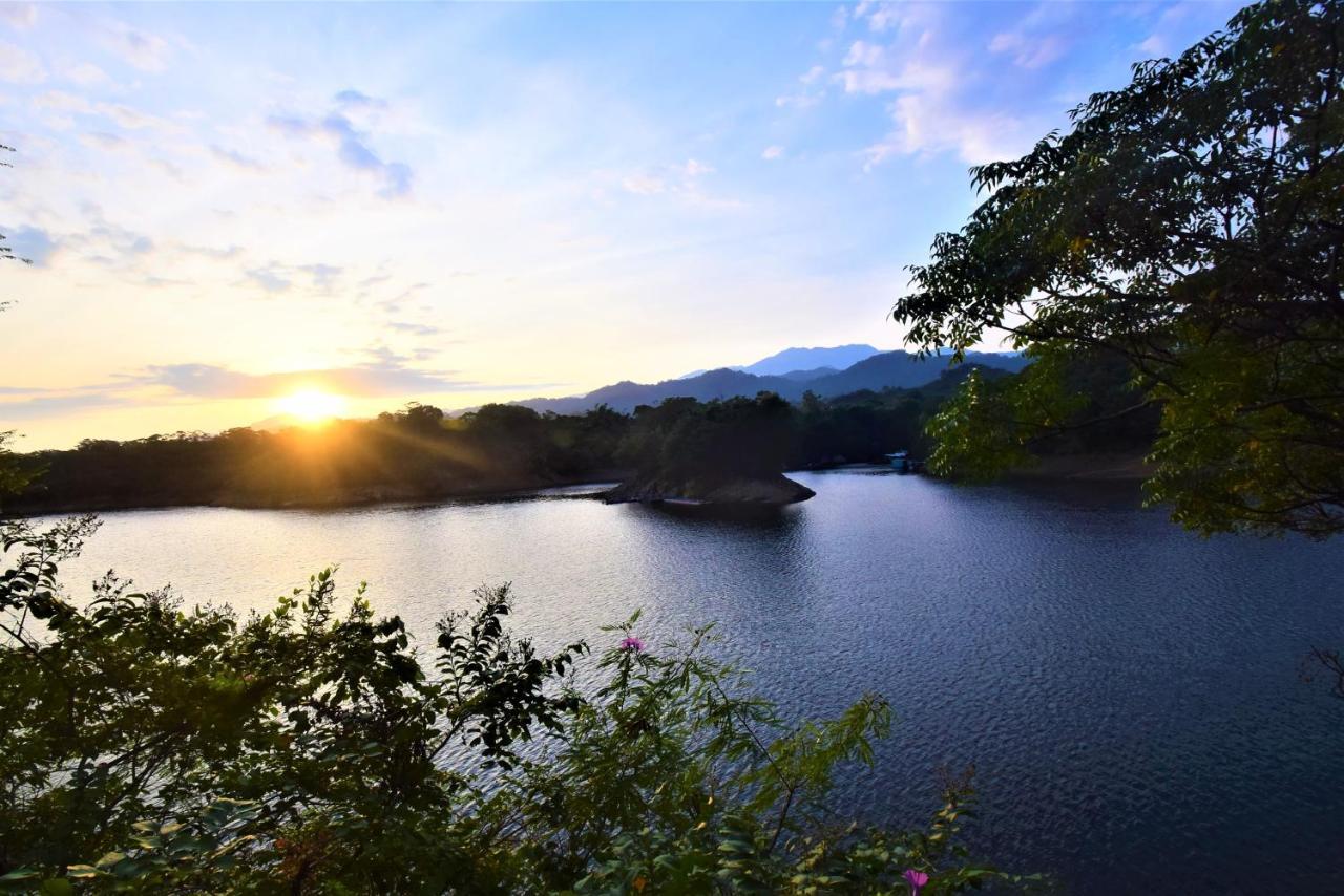 水漾月明度假文旅 Hotel Touwu Bagian luar foto
